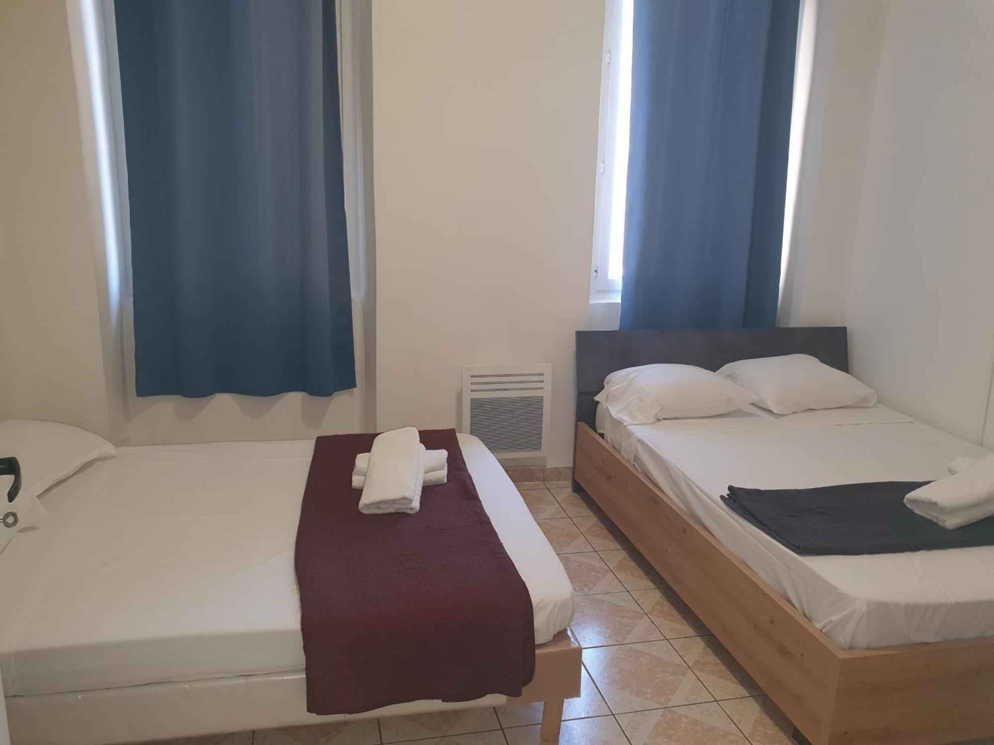 Hotel Du Centre Marseille Bilik gambar
